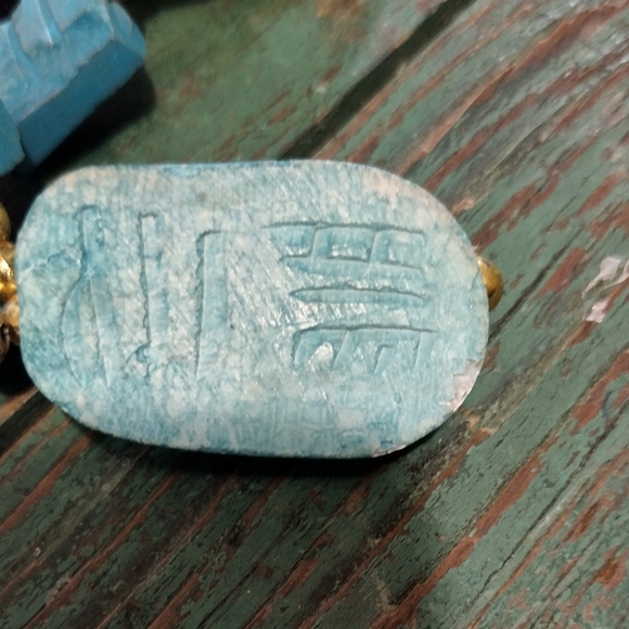 Turquoise Necklace with Wooden Square Beads and soapstone pendant Pre-owned - Picture 4 of 4